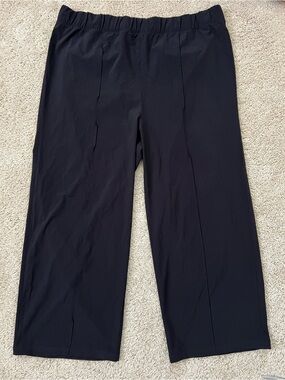 Weekends by Chico's Size 3 Lightweight Black Pants Travel Outdoors Cropped